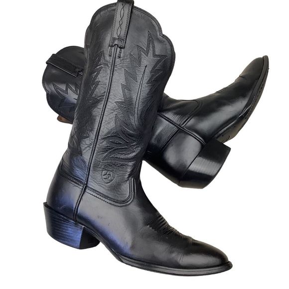 Ariat Shoes - Ariat Black Leather Heritage R Toe Boots